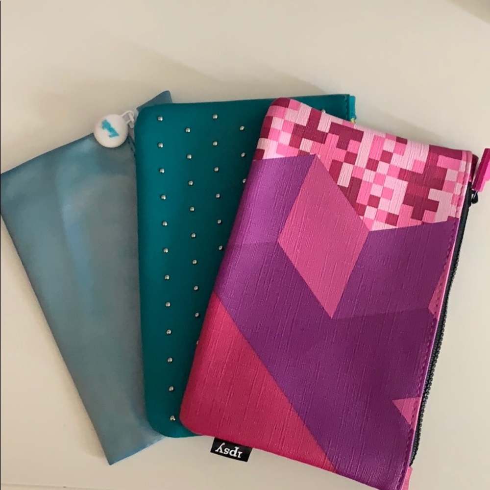 3 makeup bags
